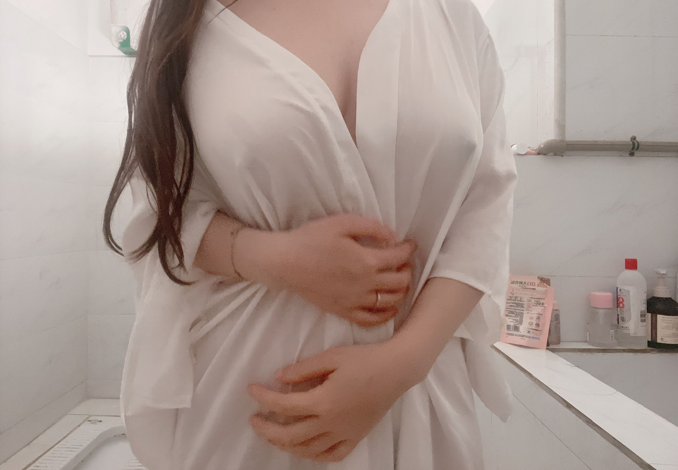 小坦克型女大学： 户外露出 漂亮学生妹私下极度反差 性瘾小母狗