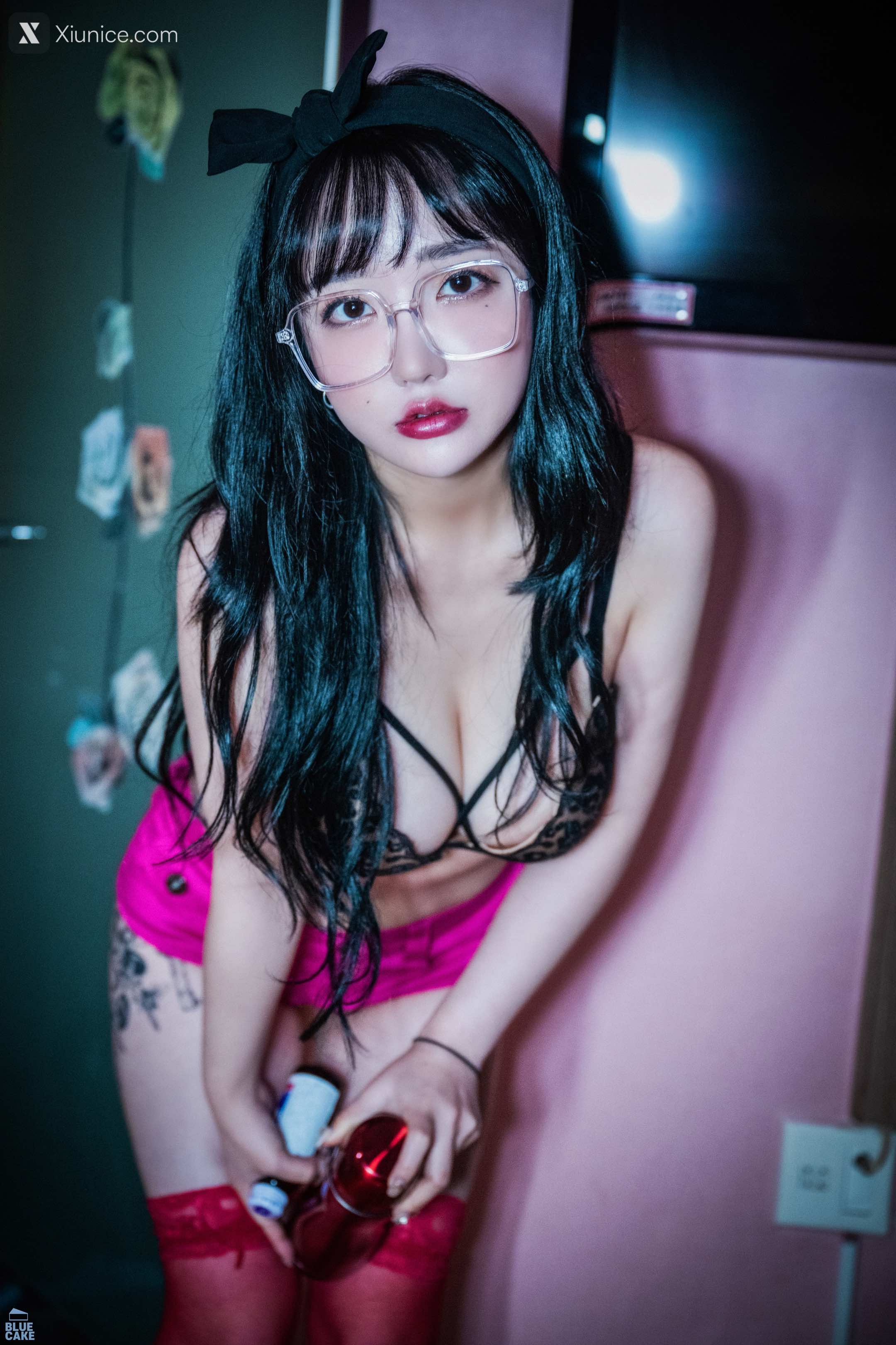 BLUECAKE Son Ye-Eun (손예은) – Nude No Panty 4K