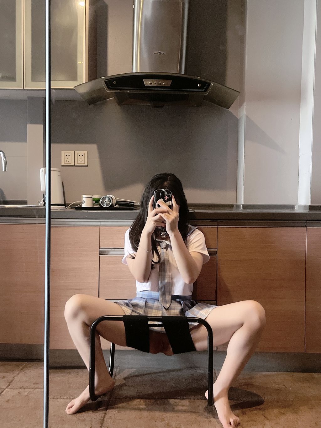 小坦克型女大学： 户外露出 漂亮学生妹私下极度反差 性瘾小母狗