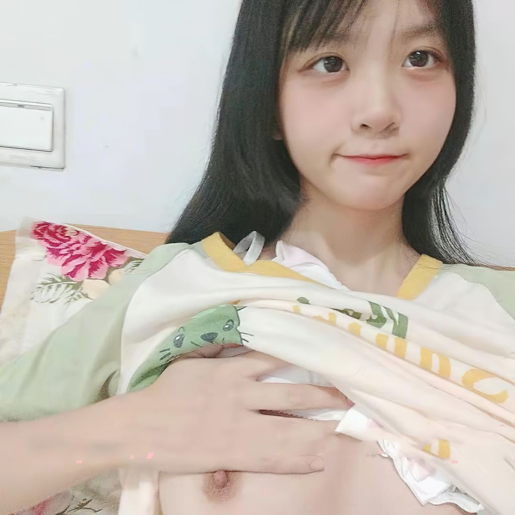 郑思瑶: 甜点小萝莉 原档收藏六安高中高二少女校花 102 郑思瑶: 甜点小萝莉 原档收藏六安高中高二少女校花