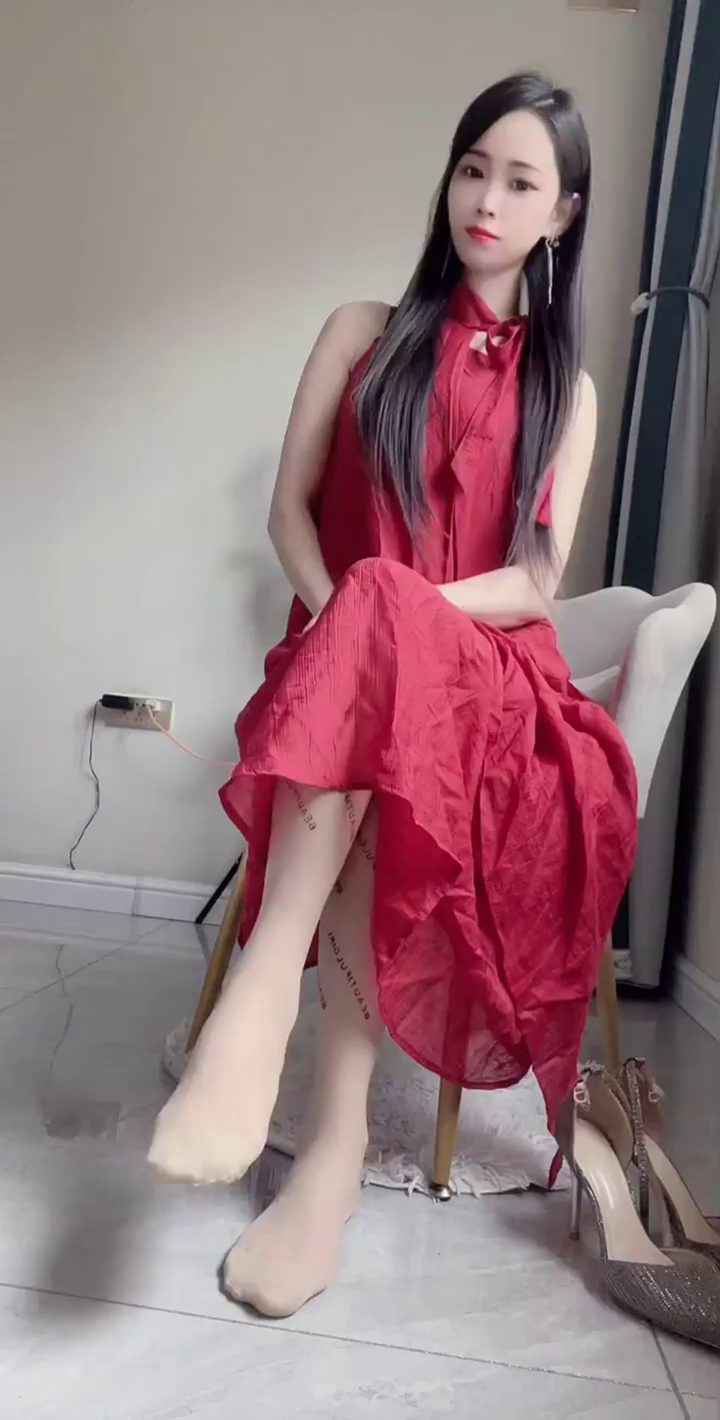 嫣然月影： 快手 轻熟骨感御姐私拍合集