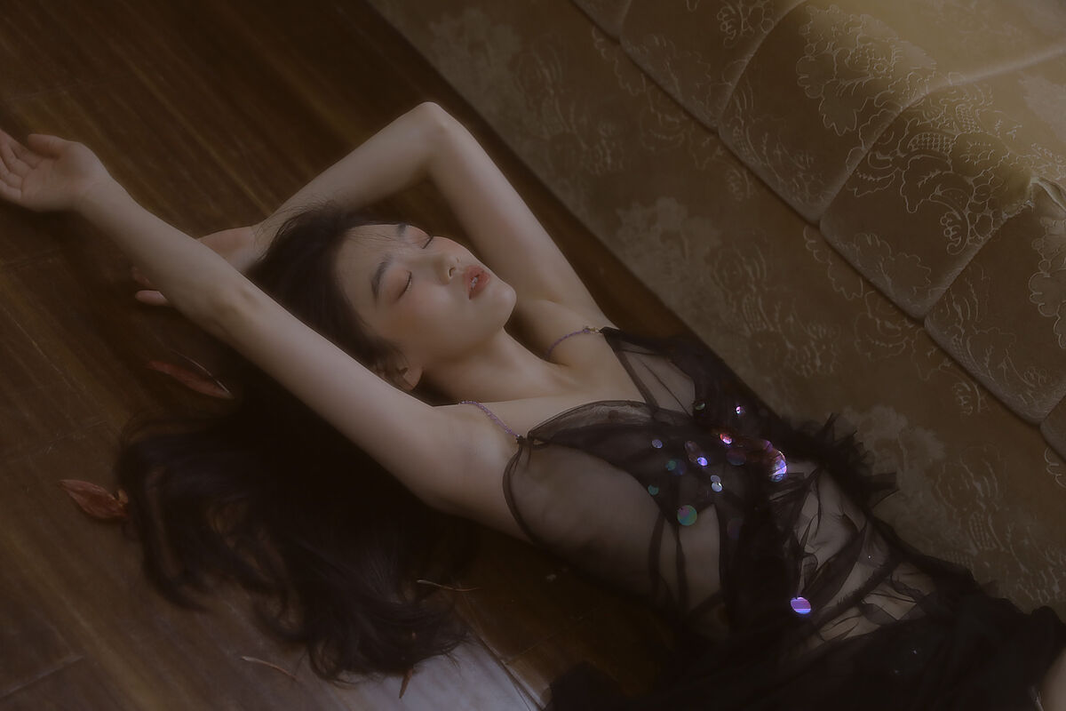 YiTuYu艺图语 Vol.10534 Guo Rong Di Hai Jiao