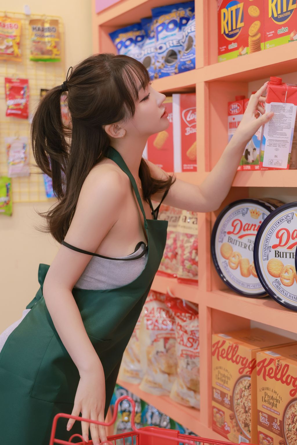 Son Ye-Eun (손예은): Night Shift 75 Son Ye-Eun (손예은): Night Shift