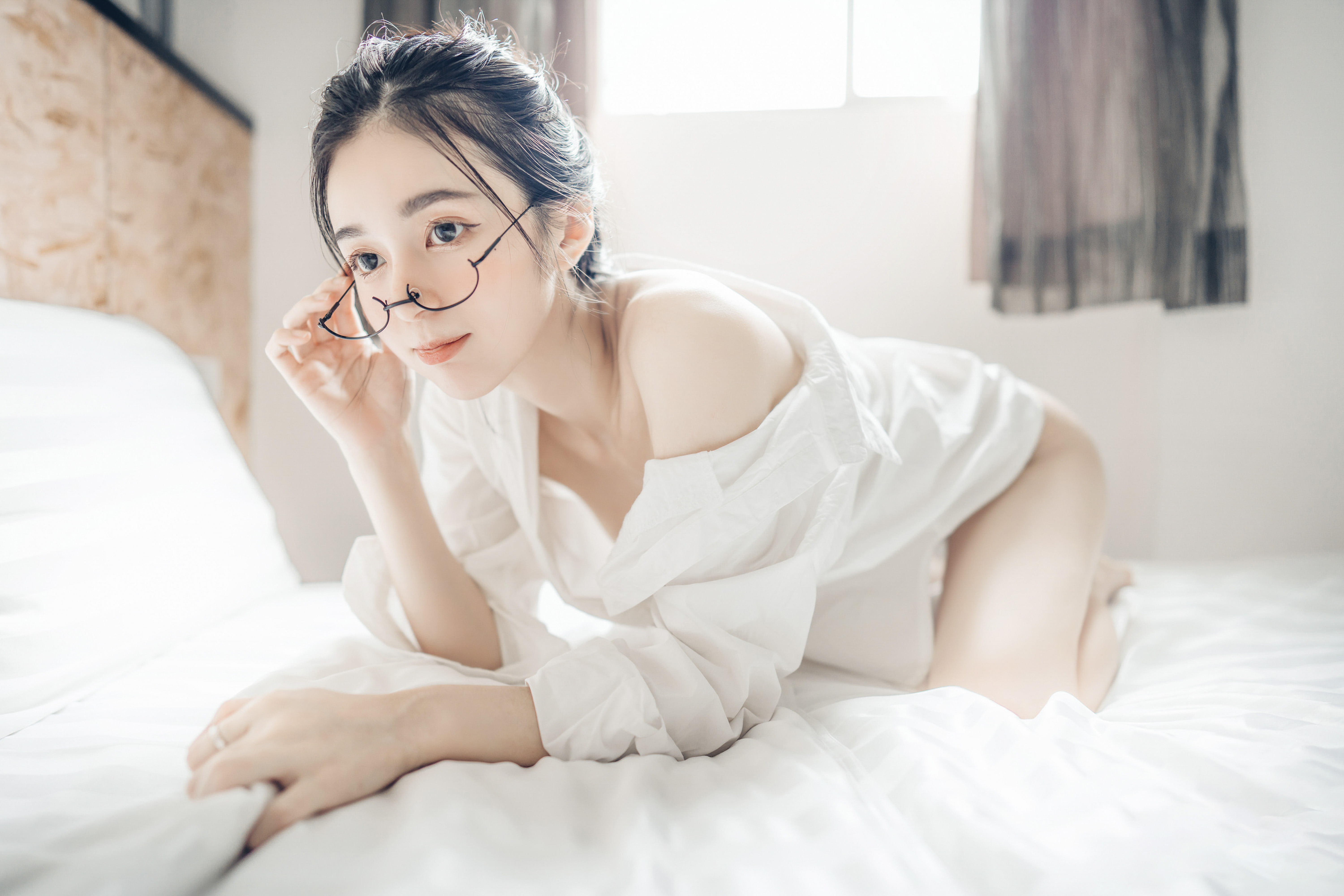 [JVID] 辰辰 – 终于约到女神泡汤-浴巾一直掉-最后不穿了直接拍