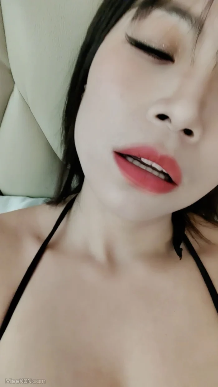 晓晓： 抖音极品大奶御姐 高跟黑丝