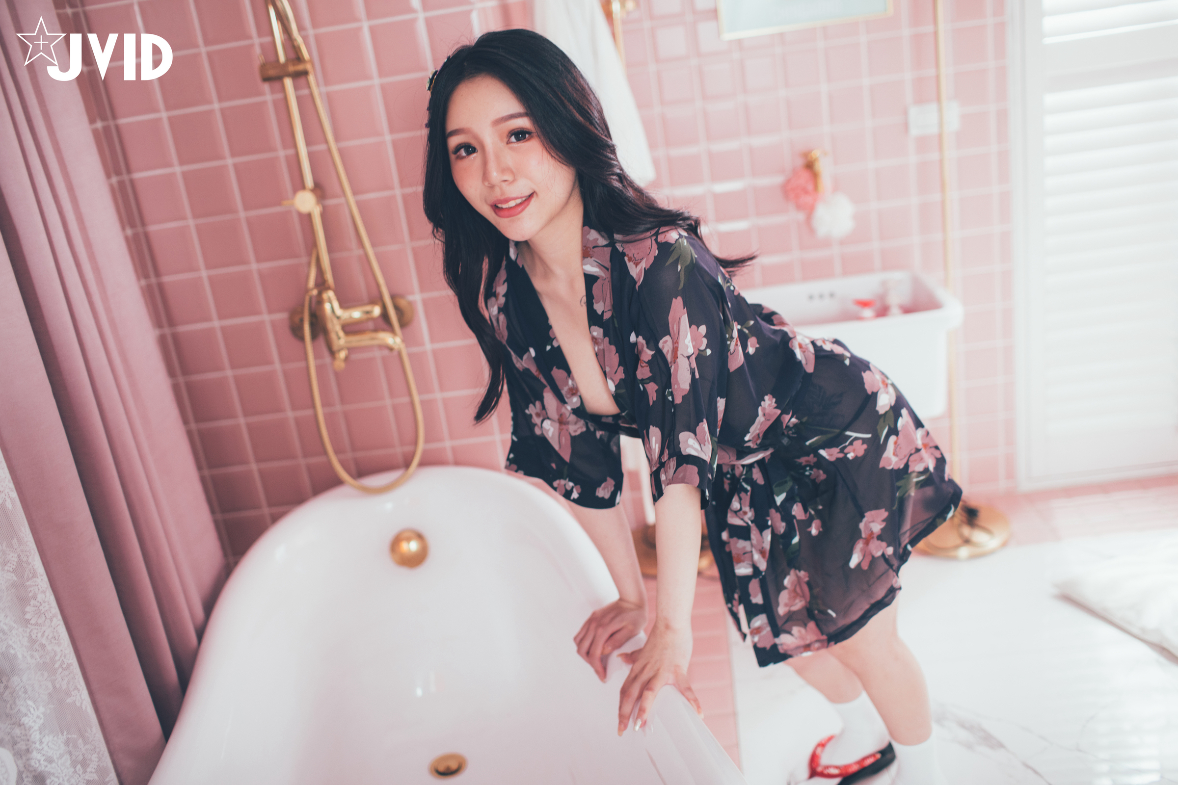 [JVID] 梵梵 – 天然美女梵梵 美麗無邪的笑容甜翻你的心