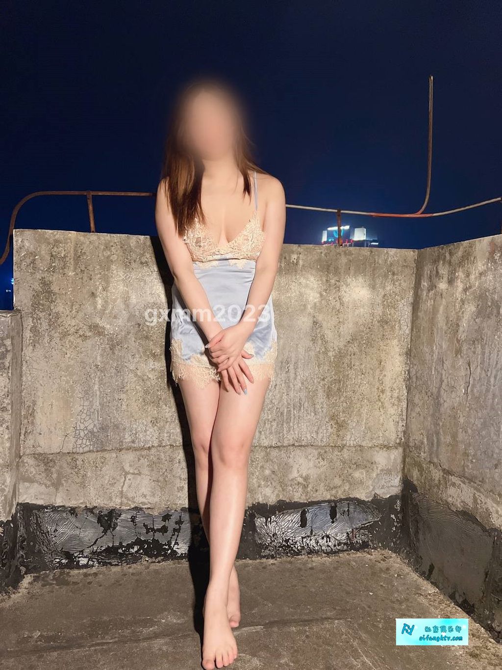 狗婷gxmm： 极品蛮腰肥臀反差母私拍完整版视图