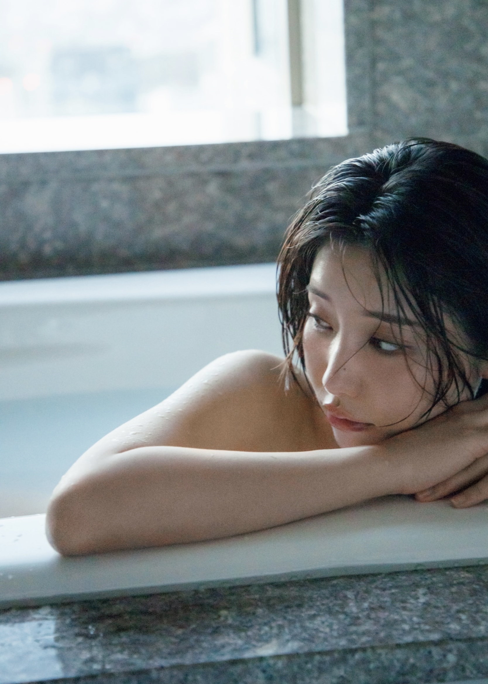 [Photobook] 志崎樺音1st写真集 unplugged