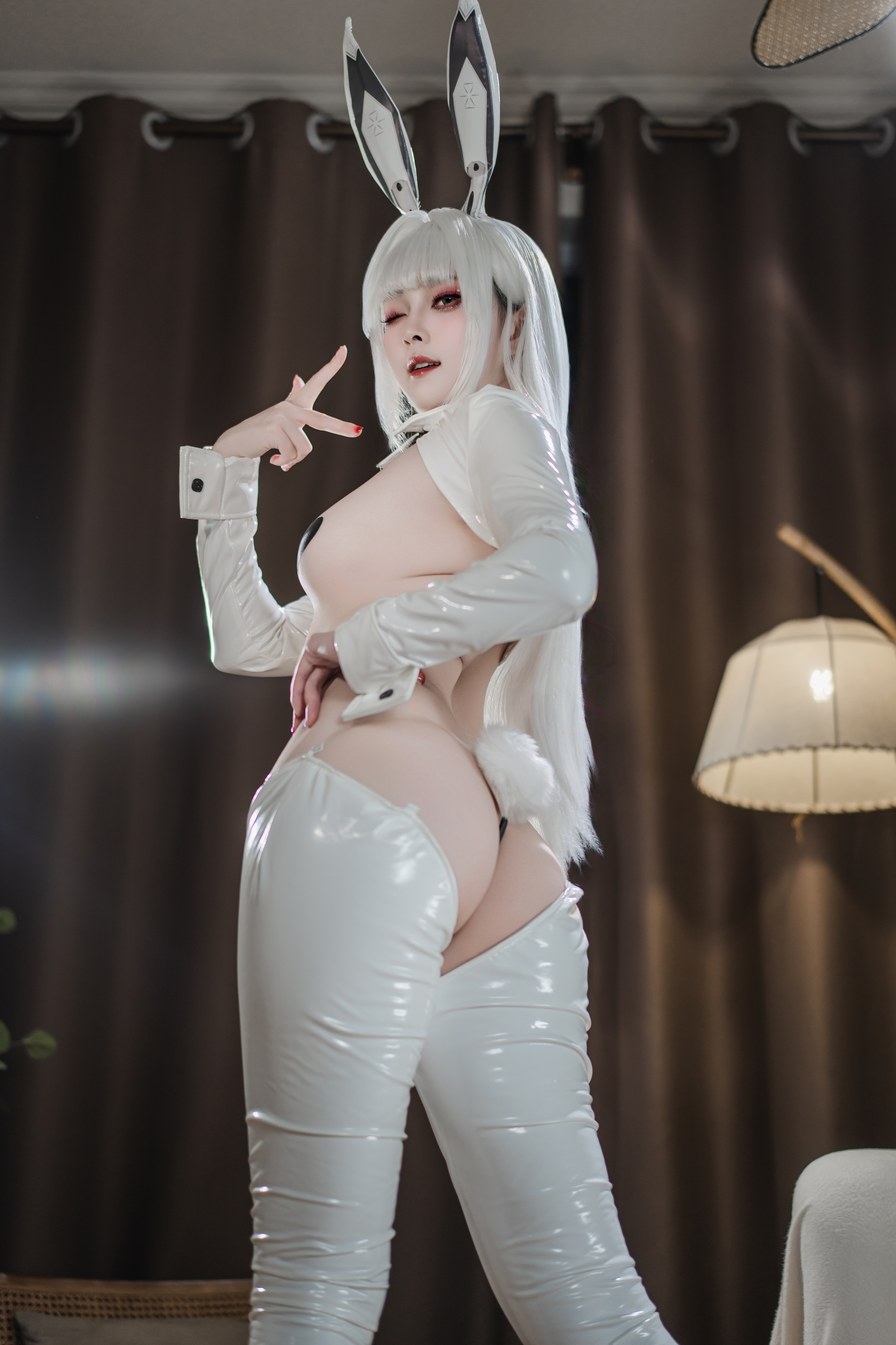 [Cosplay] Natsuko夏夏子 Nikke胜利女神 布兰儿 逆兔女郎