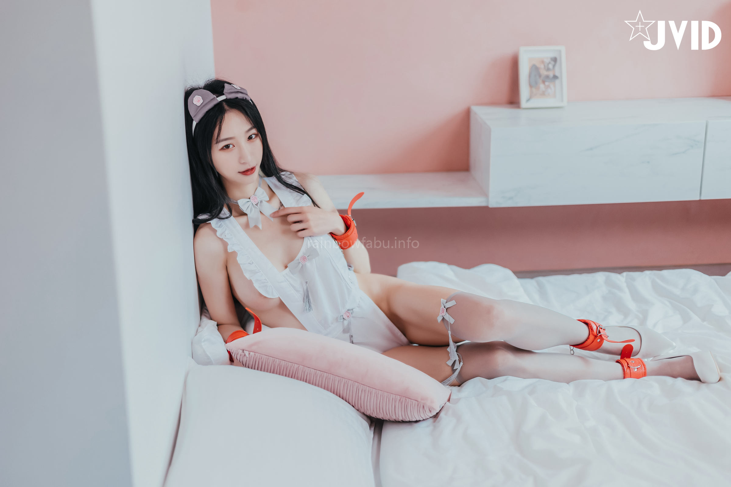 [JVID] Sunny小采緹 – 『開腿綑綁』過節寂寞難耐自己玩起來的Sunny小僕娘