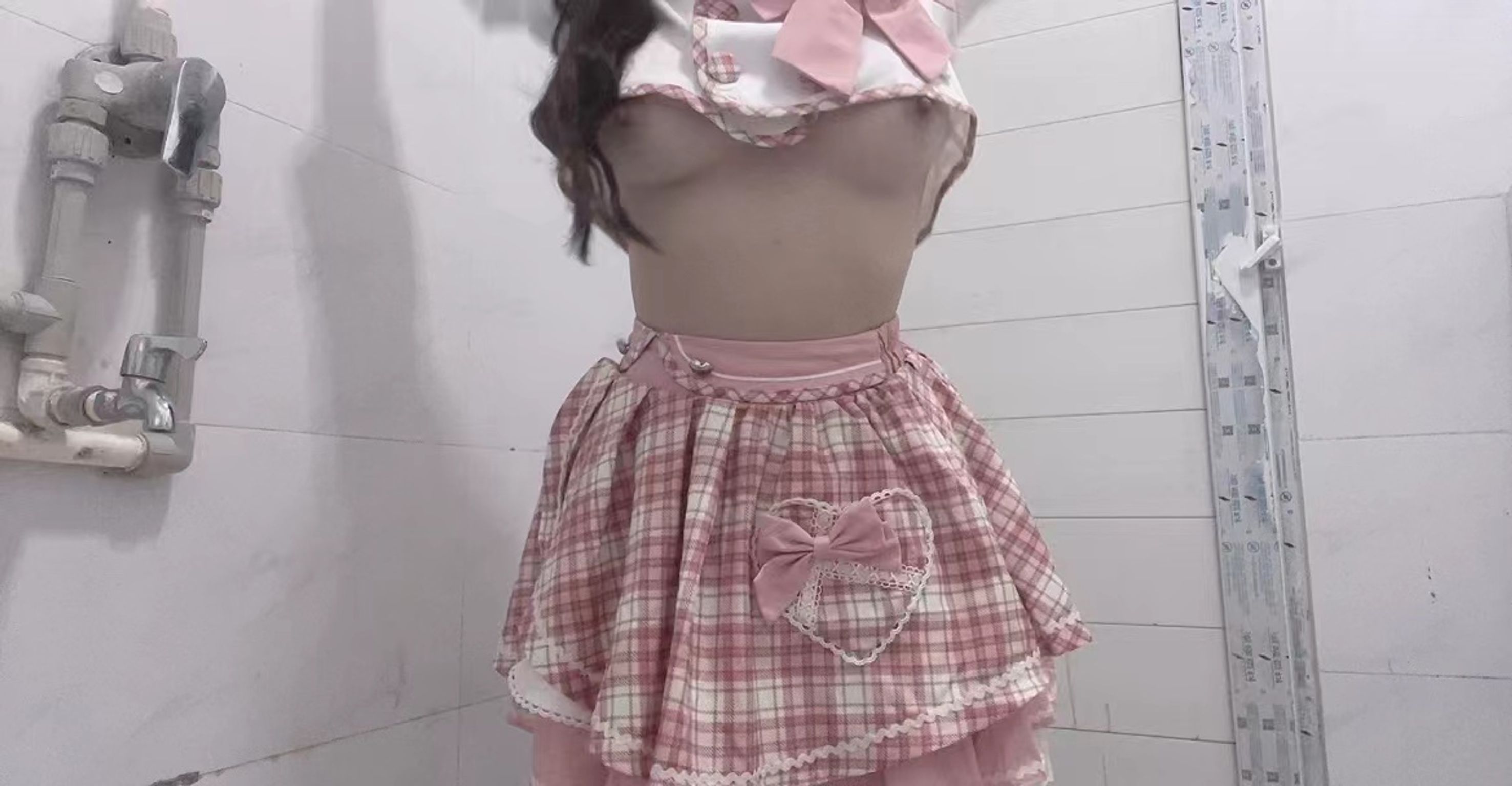 小坦克型女大学： 户外露出 漂亮学生妹私下极度反差 性瘾小母狗