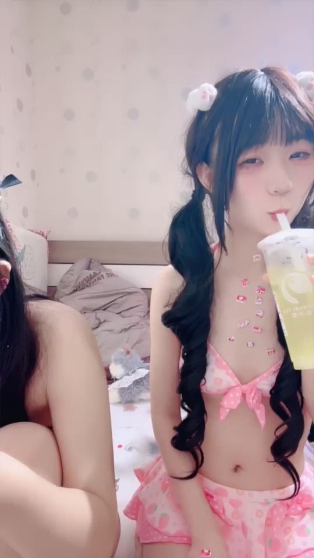 洛丽塔: 卡哇伊萌萌哒 穿着校服与闺蜜激情演绎 49 洛丽塔: 卡哇伊萌萌哒 穿着校服与闺蜜激情演绎