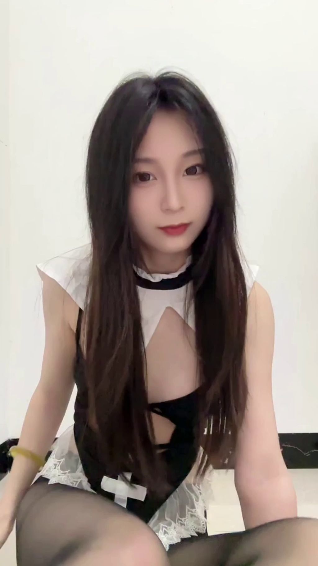 SKLYOLO斯凯丽: 高挑高冷御姐 自慰XO口交裸舞福利 325 SKLYOLO斯凯丽: 高挑高冷御姐 自慰XO口交裸舞福利
