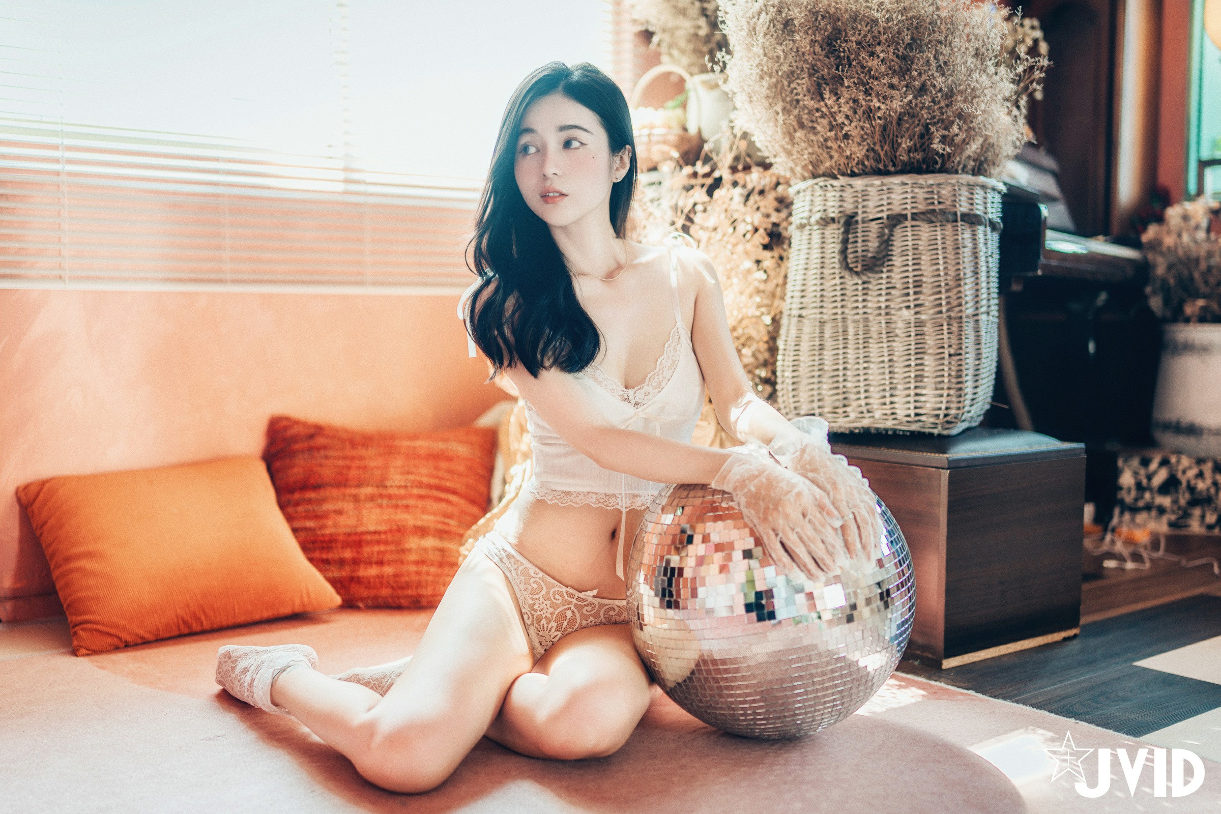 [JVID] 辰辰 – 巨乳嬌妻