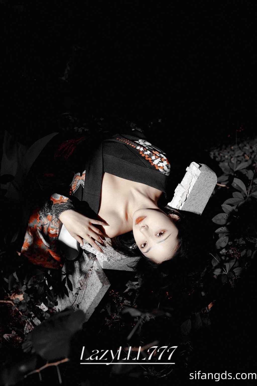 [OtherXXX] LazyLLL777(阿七)： 网红摄影师 全尺度唯美私拍