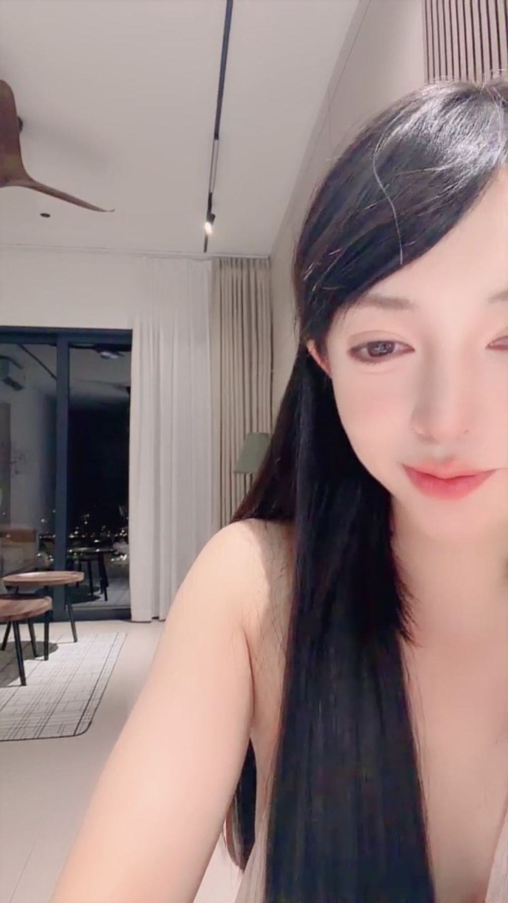 鹅美美： 绿播下海了 超级大美乳 性感热舞