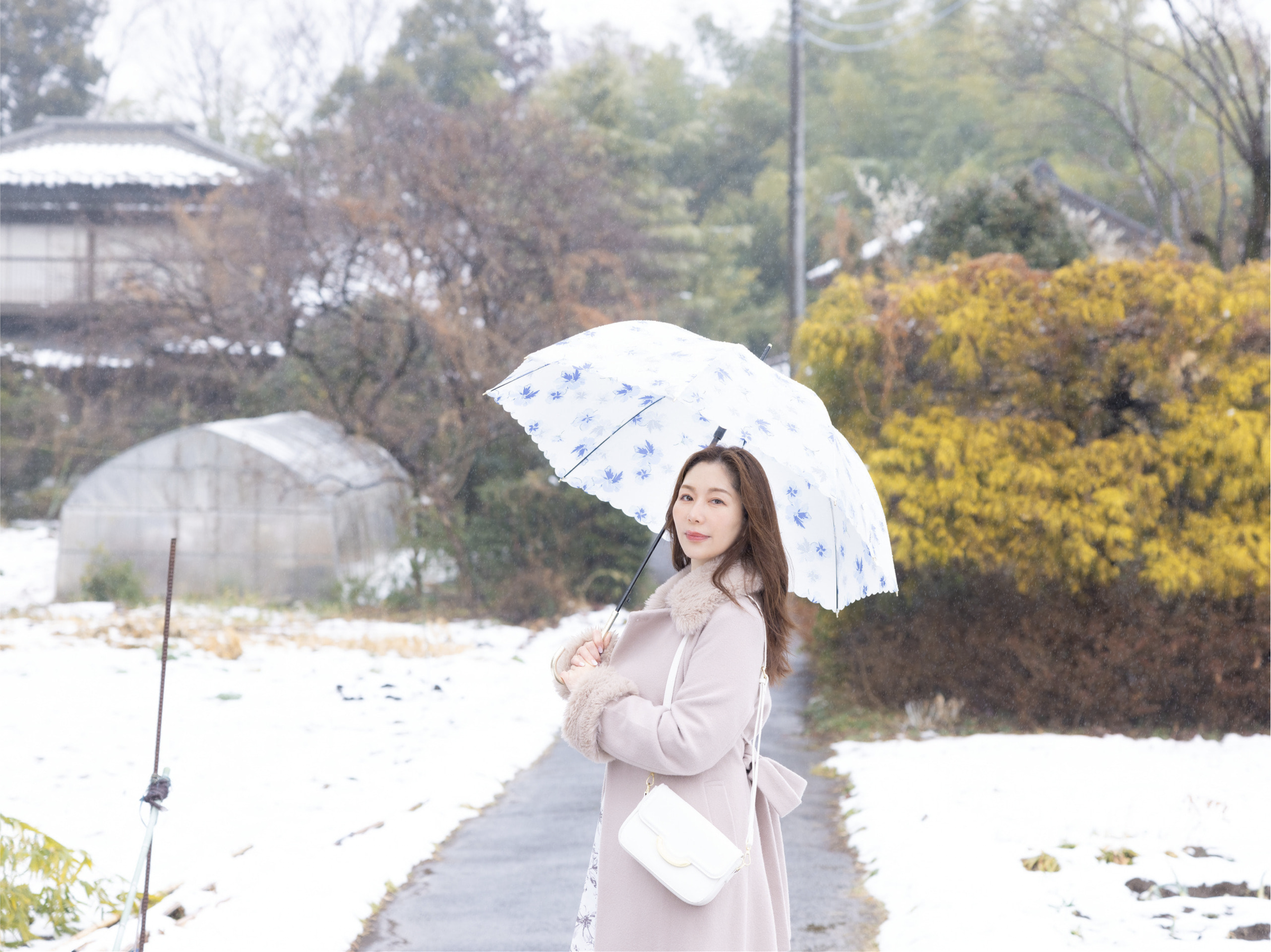 [Photobook] 翔田千里 グラビア写真集 Glossy & Fleurs
