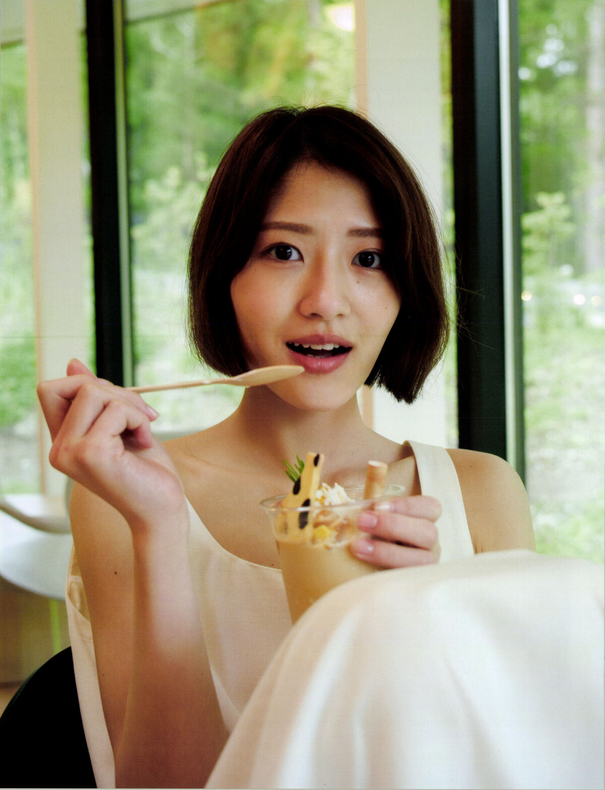 Yumi Wakatsuki 若月佑美 - 写真集 アンド チョコレート