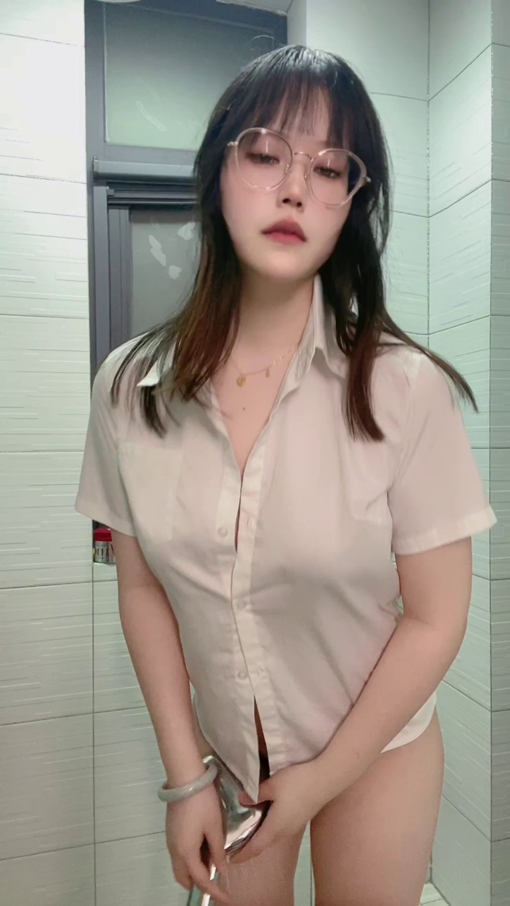 小九九： 微博网红 露脸全尺度高价私人定制 冷白皮极品BBW身材