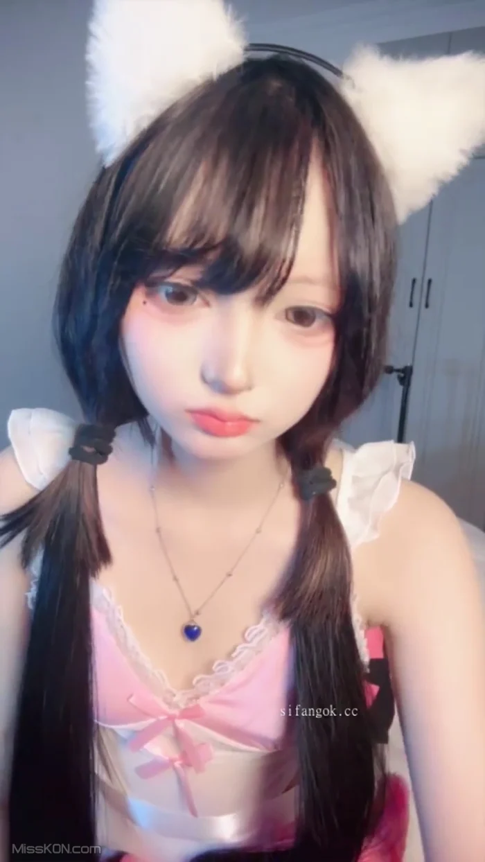 小围呐： 绝美校花学姐 尤物推荐 超萌大眼女神
