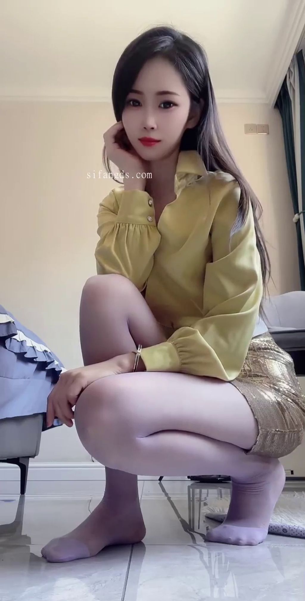 嫣然月影： 快手 轻熟骨感御姐私拍合集