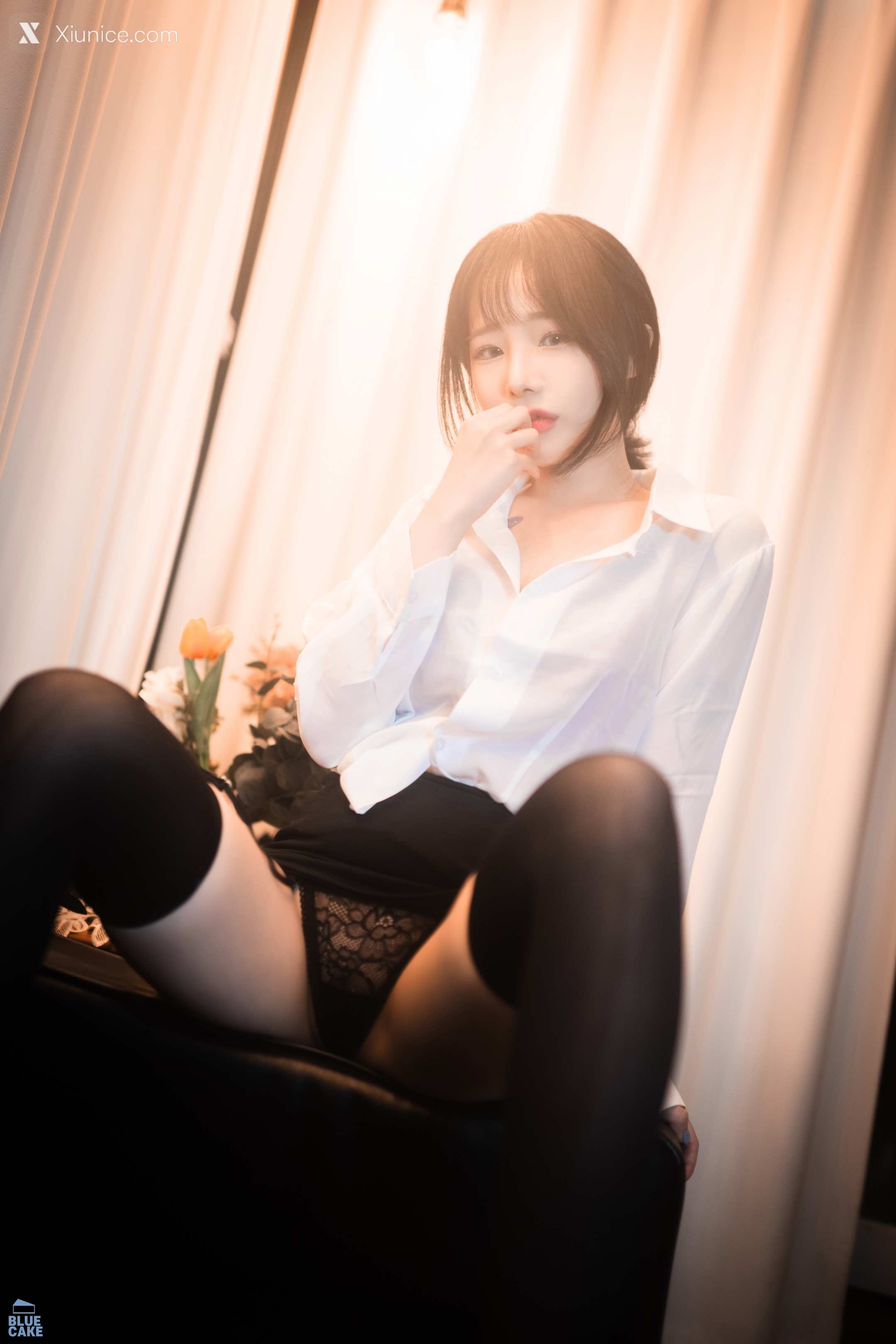 BLUECAKE Yeji (예지) – Cat Play 4K