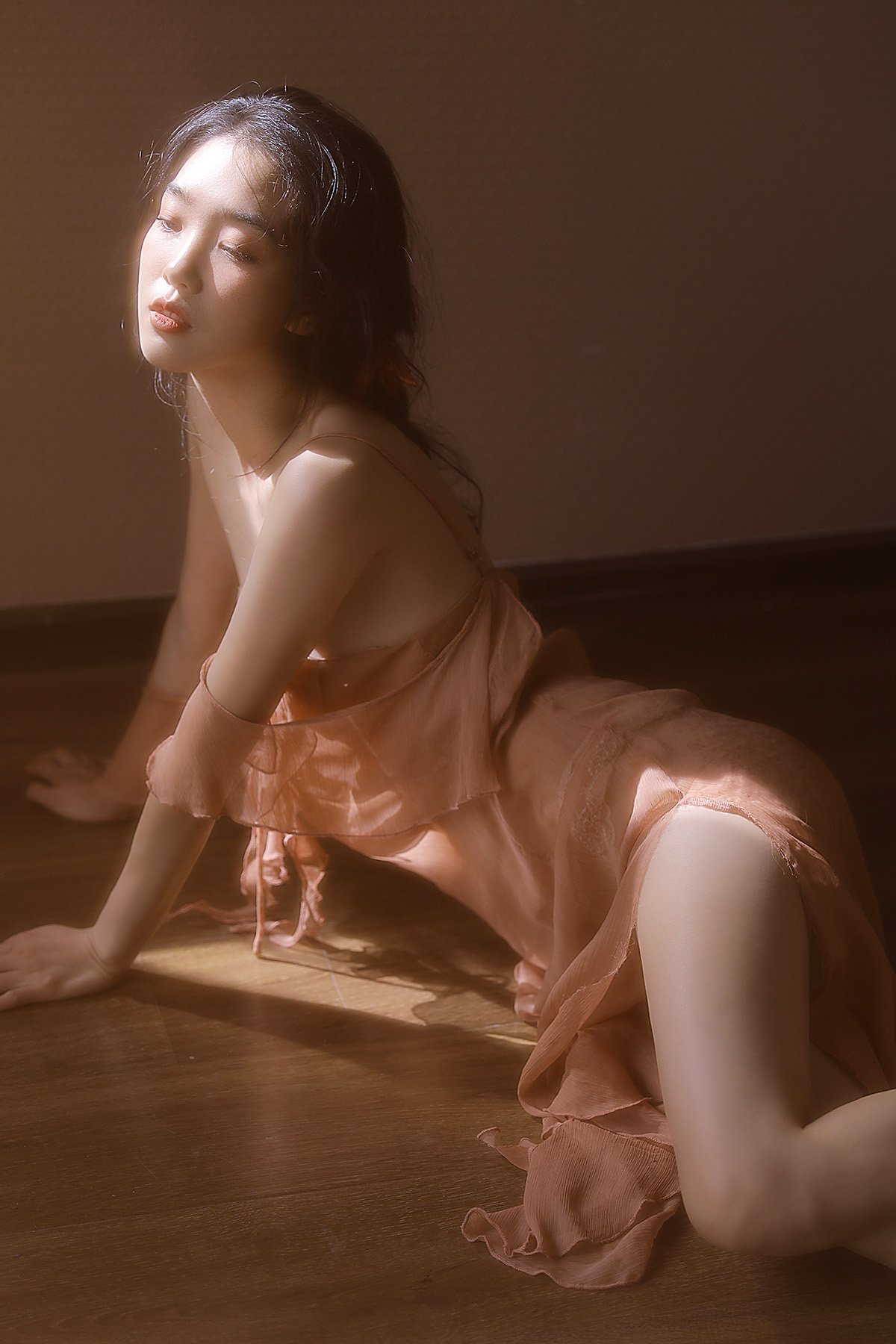 YiTuYu艺图语 Vol.10523 Guo Rong Di Hai Jiao