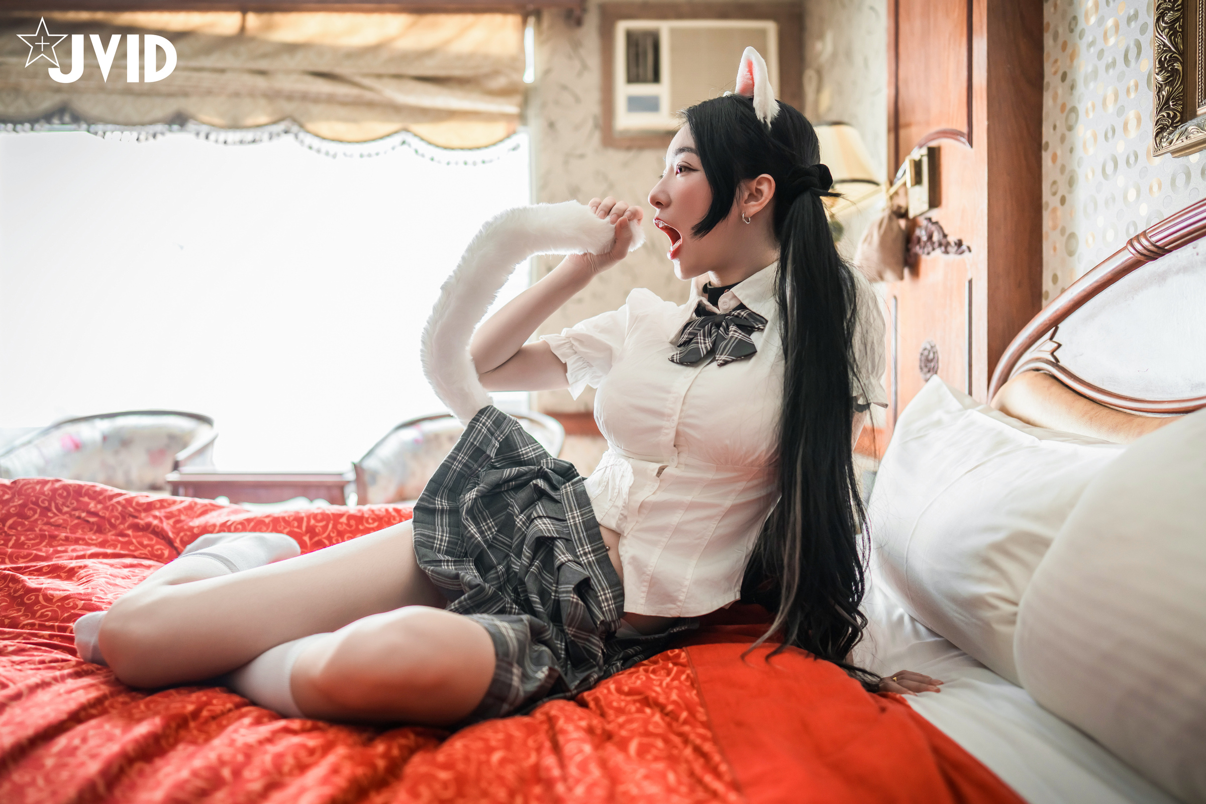 [JVID] 飄飄哥 – 貓咪收養手冊😺巨乳人形貓 女神飄飄🔞