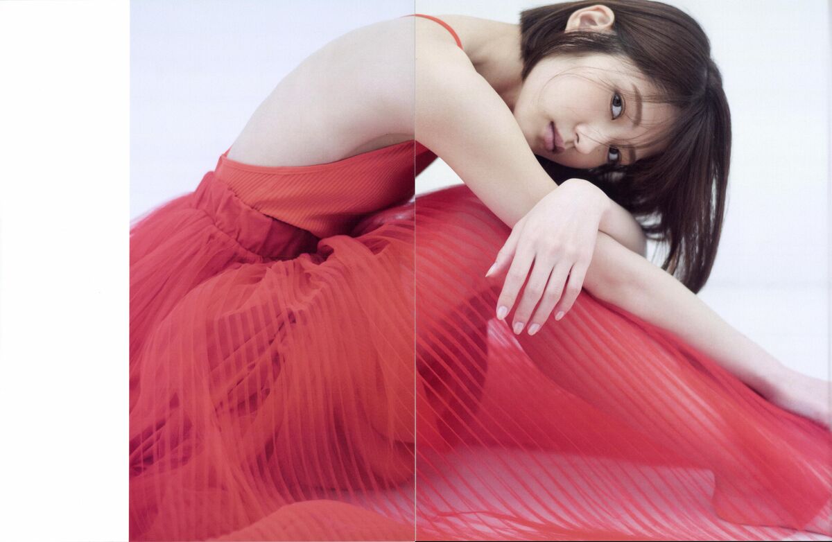 Yumi Wakatsuki 若月佑美 - 写真集 アンド チョコレート