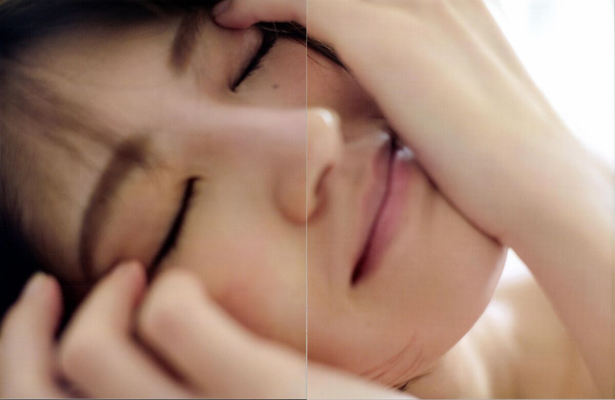 Yumi Wakatsuki 若月佑美 - 写真集 アンド チョコレート
