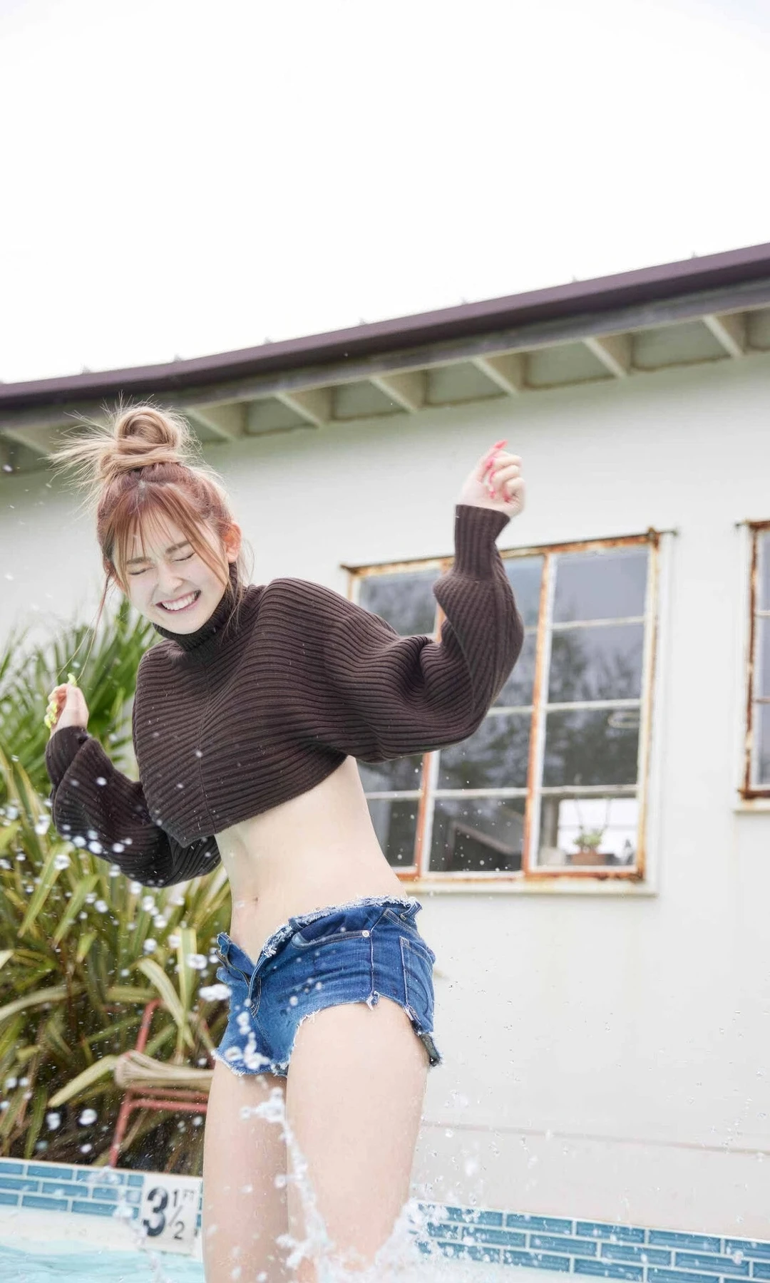 Yuuchami ゆうちゃみ, 週プレ Photo Book 「ギャルと清楚の二刀流！！」