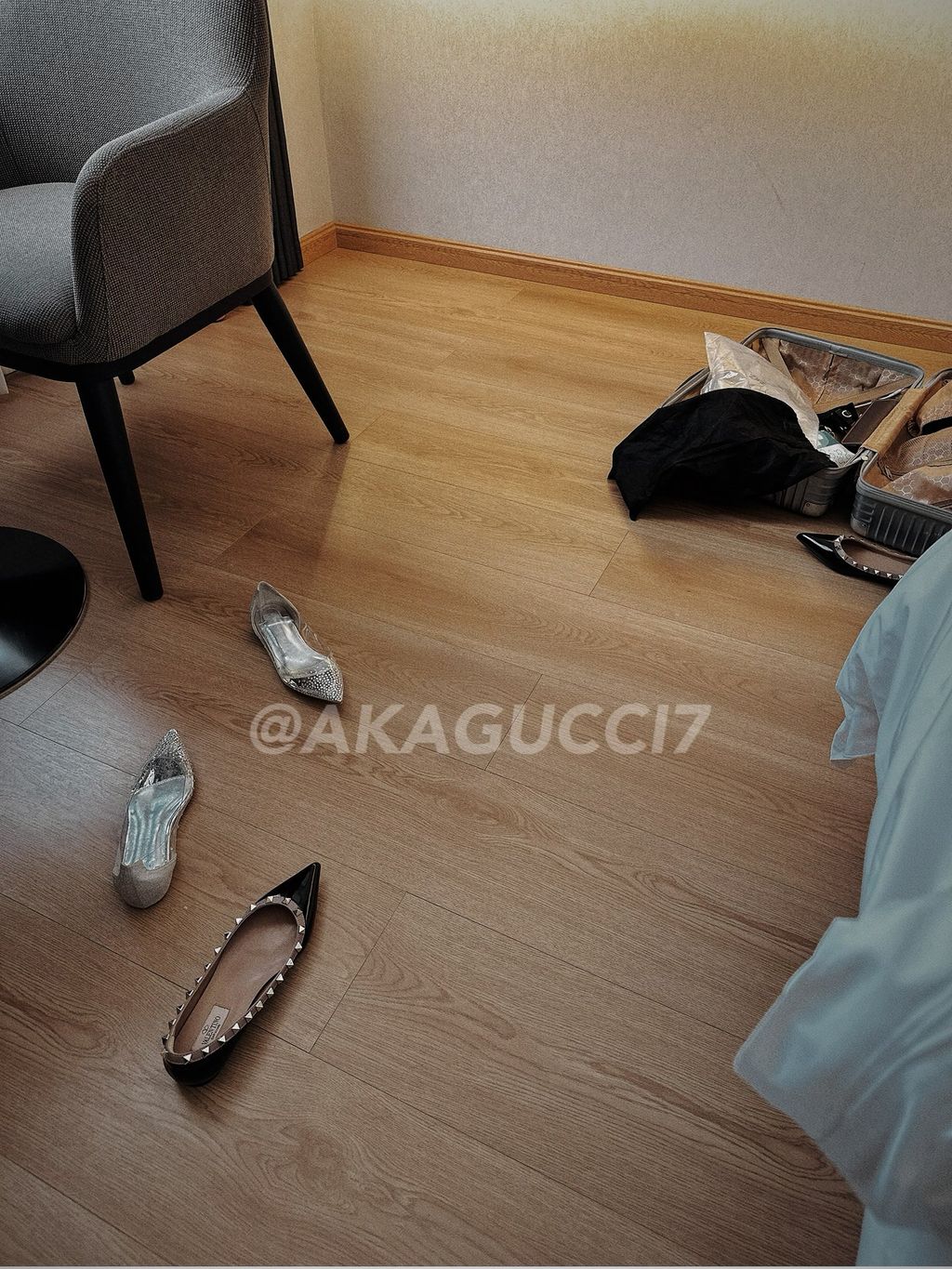 [OtherXXX] AKAGU： 长腿白虎福利姬 绝版私拍
