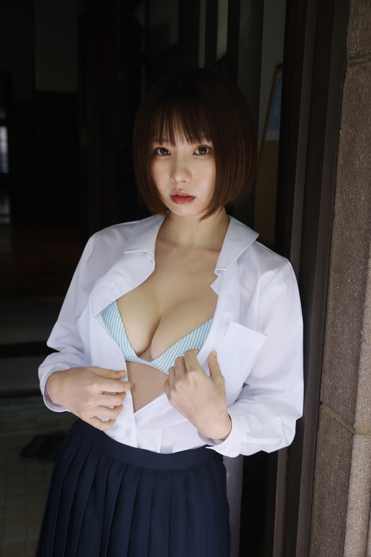 [Photobook] えなこ ヤングガンガンデジタル限定写真集「くぎ付け」