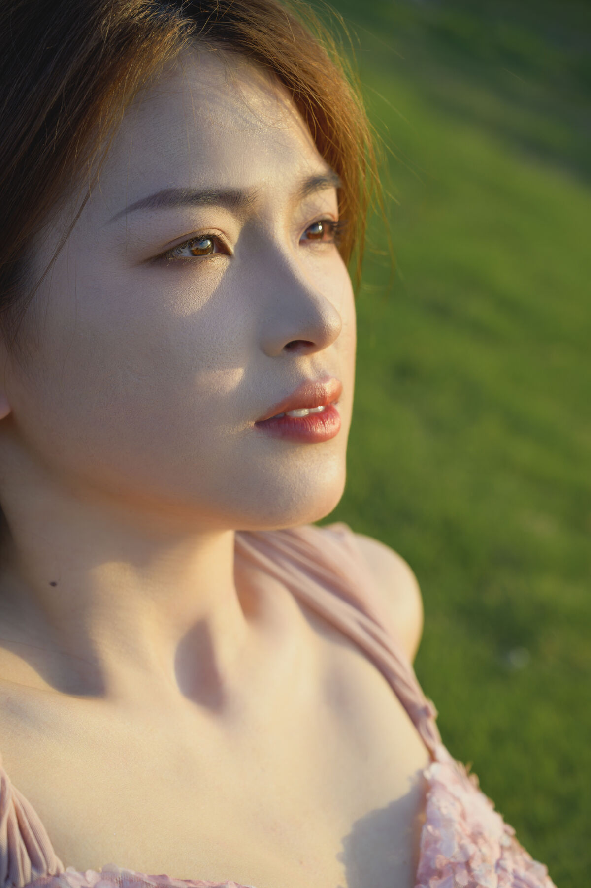 YiTuYu艺图语 Vol.10467 Mei Li De Guang