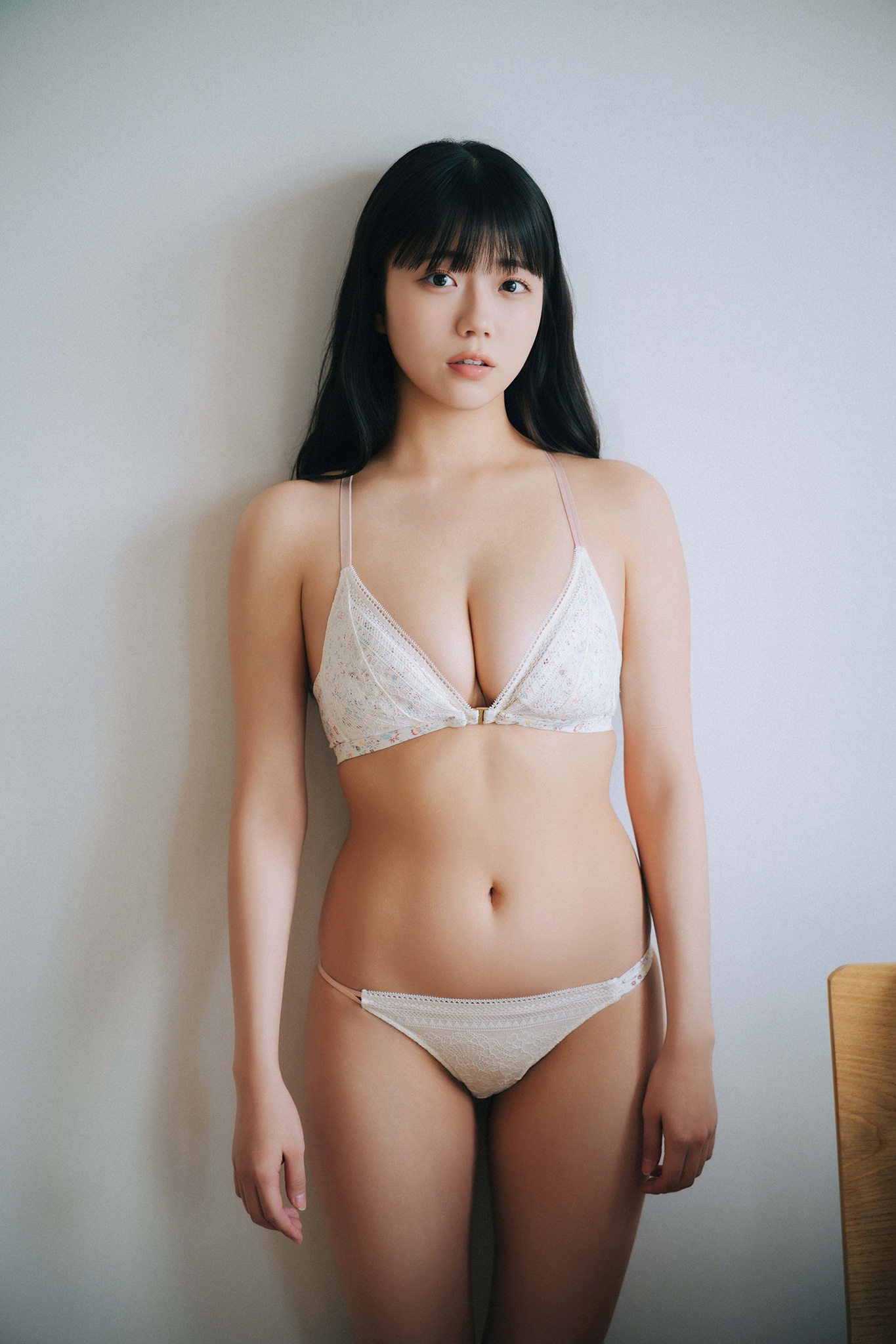 [Photobook] STU48 工藤理子「LOOK ME！！」【ヤングチャンピオンデジグラ】