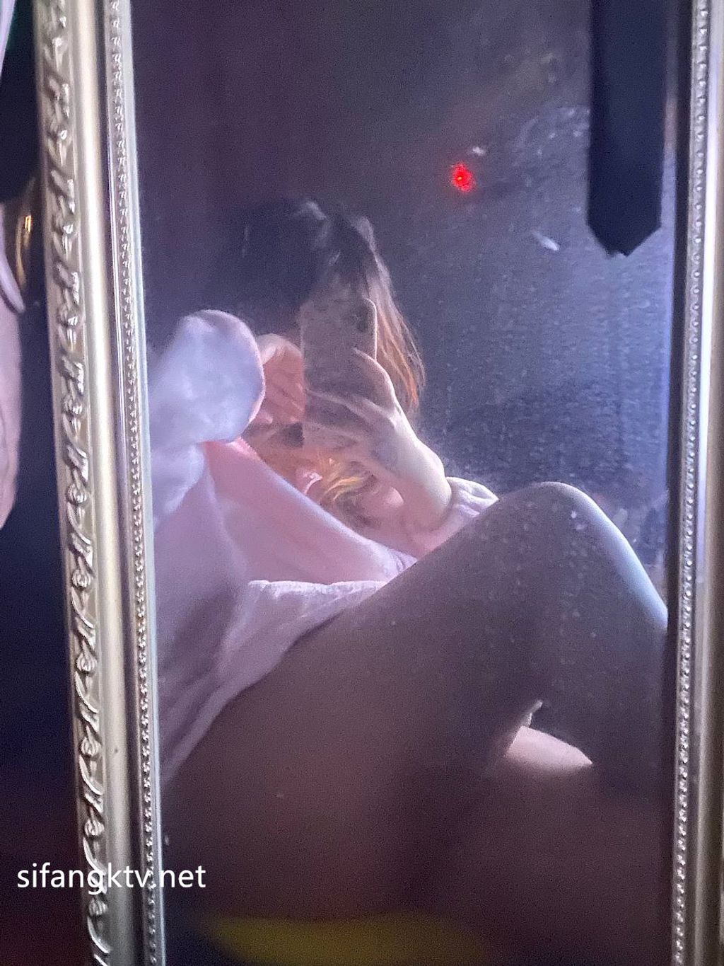 [OtherXXX] Mico板烧鸭鸭： X高价福利视频写真