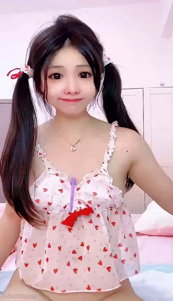 音萌软妹: 软萌学妹 直播间脱光很诱惑 23 音萌软妹: 软萌学妹 直播间脱光很诱惑