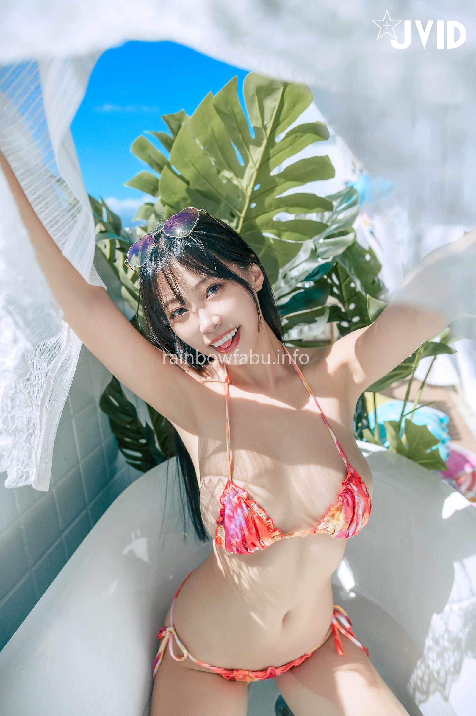 [JVID] WenHsin 玟妡 – 濕身陽台戲水夏日多巴胺😳超小片比基尼🔥羊入虎口不吃對不起自己😈