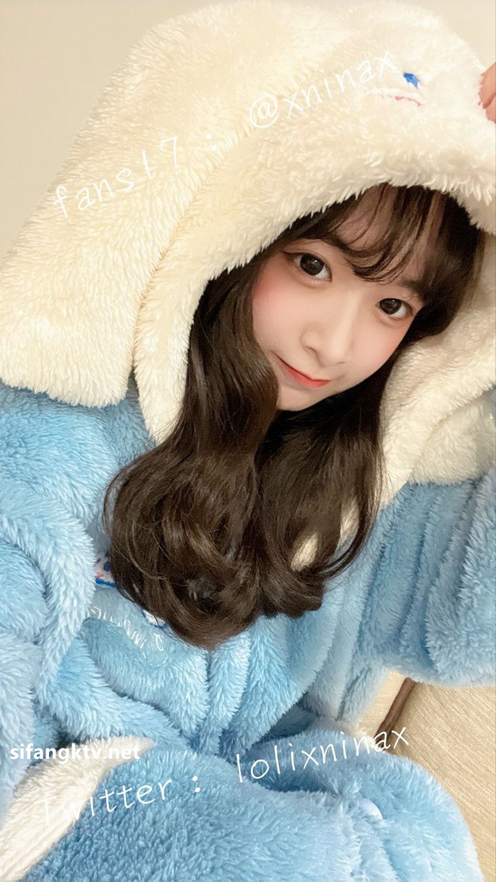 lolixnixax(小只马妮娜): 超级可爱的双马尾福利姬 #01 339 lolixnixax(小只马妮娜): 超级可爱的双马尾福利姬 #01