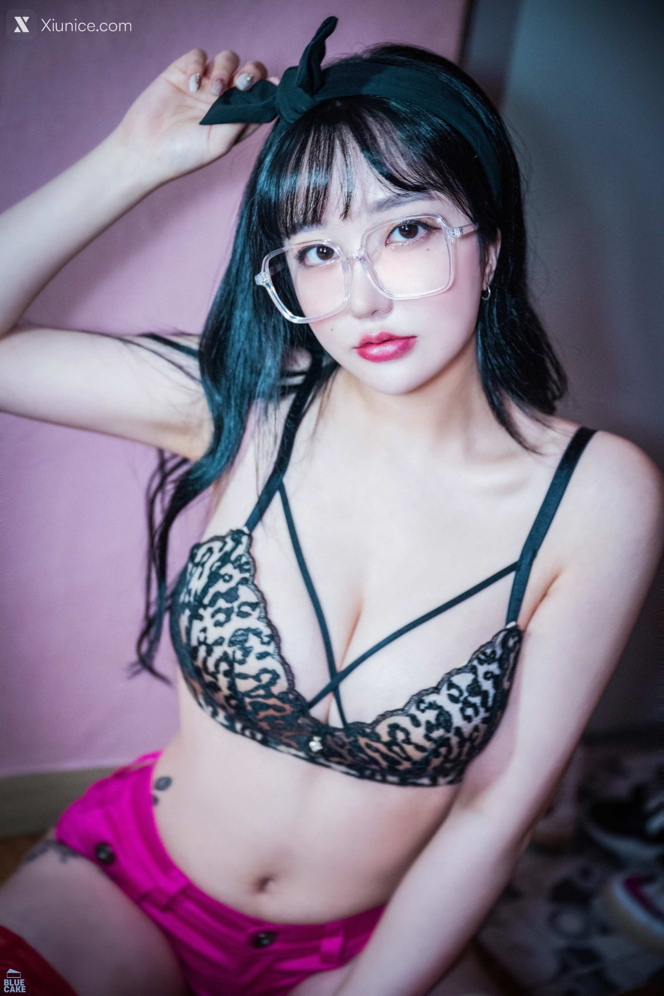 BLUECAKE Son Ye-Eun (손예은) – Nude No Panty 4K