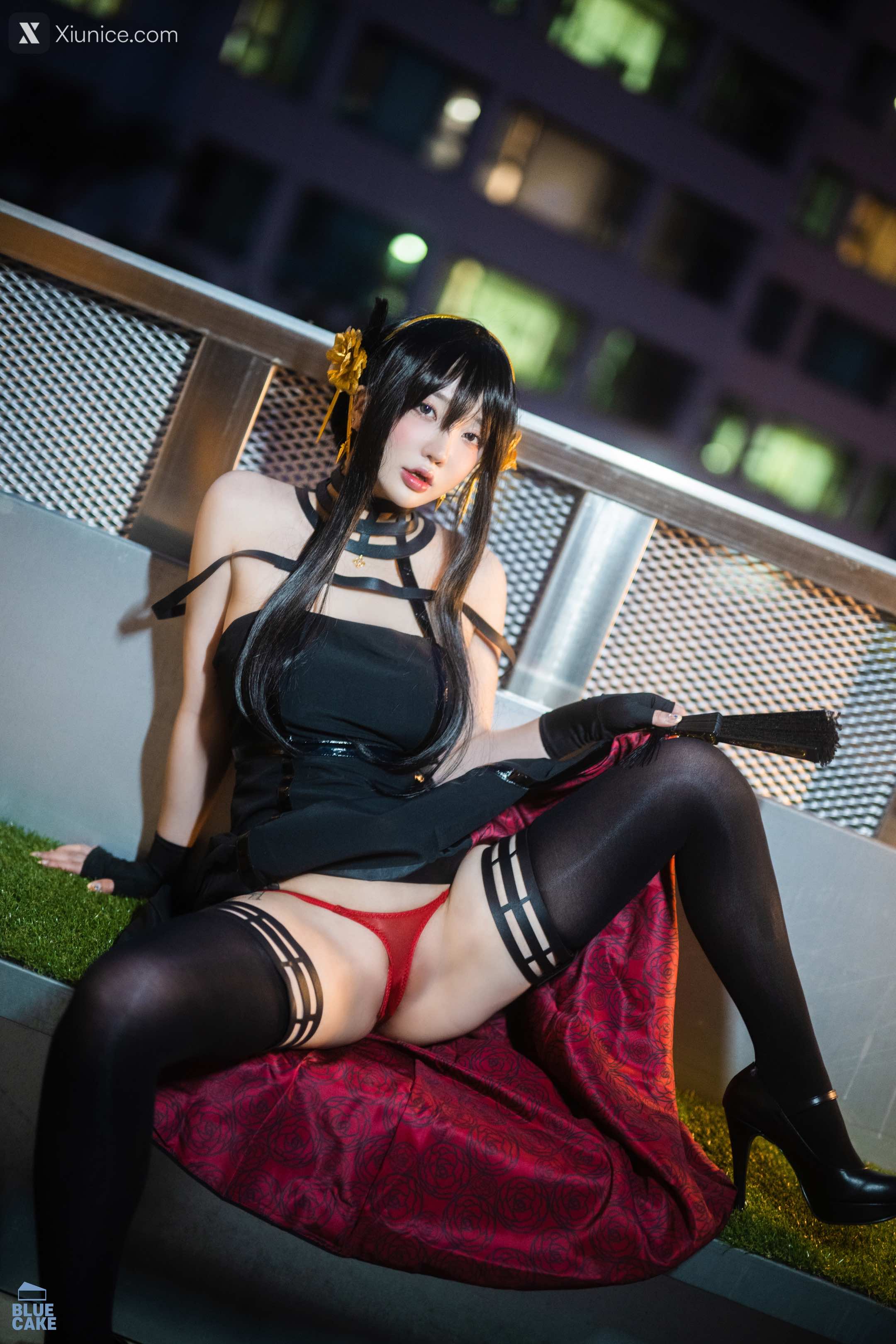 BLUECAKE Son Ye-Eun (손예은) – Black Rose RED+ 4K