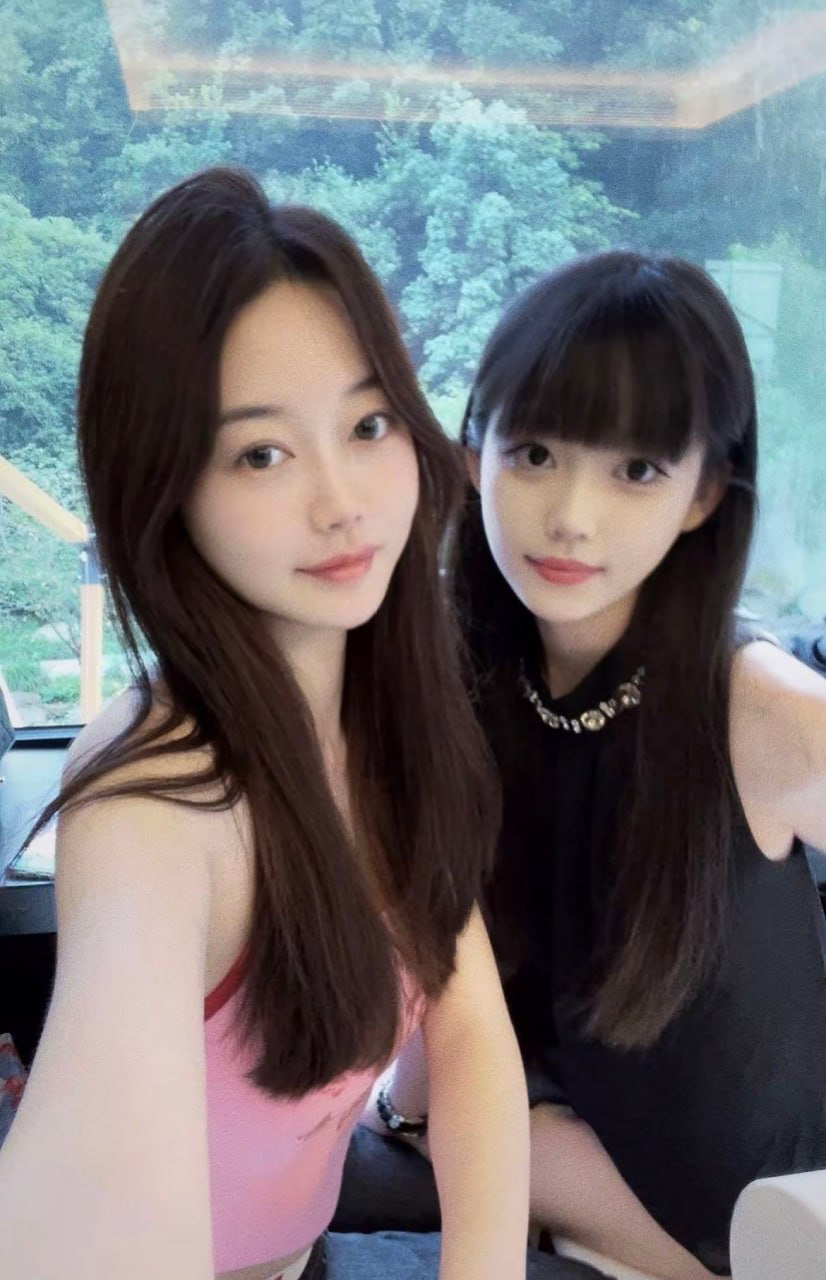 上海某科技大學的高顏值女學霸跟富二代男友做愛視頻流出露臉口交各種玩弄騷穴大屌插入騷叫不斷