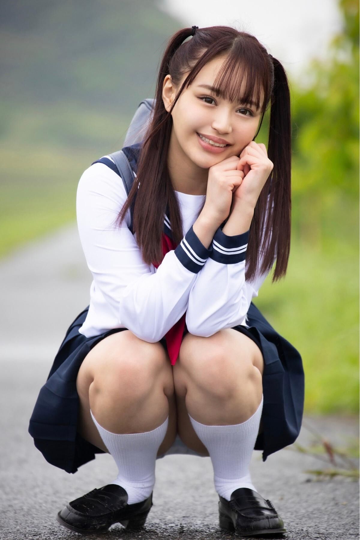 PANCHIRA - 全編制服パンチラ写真集 02