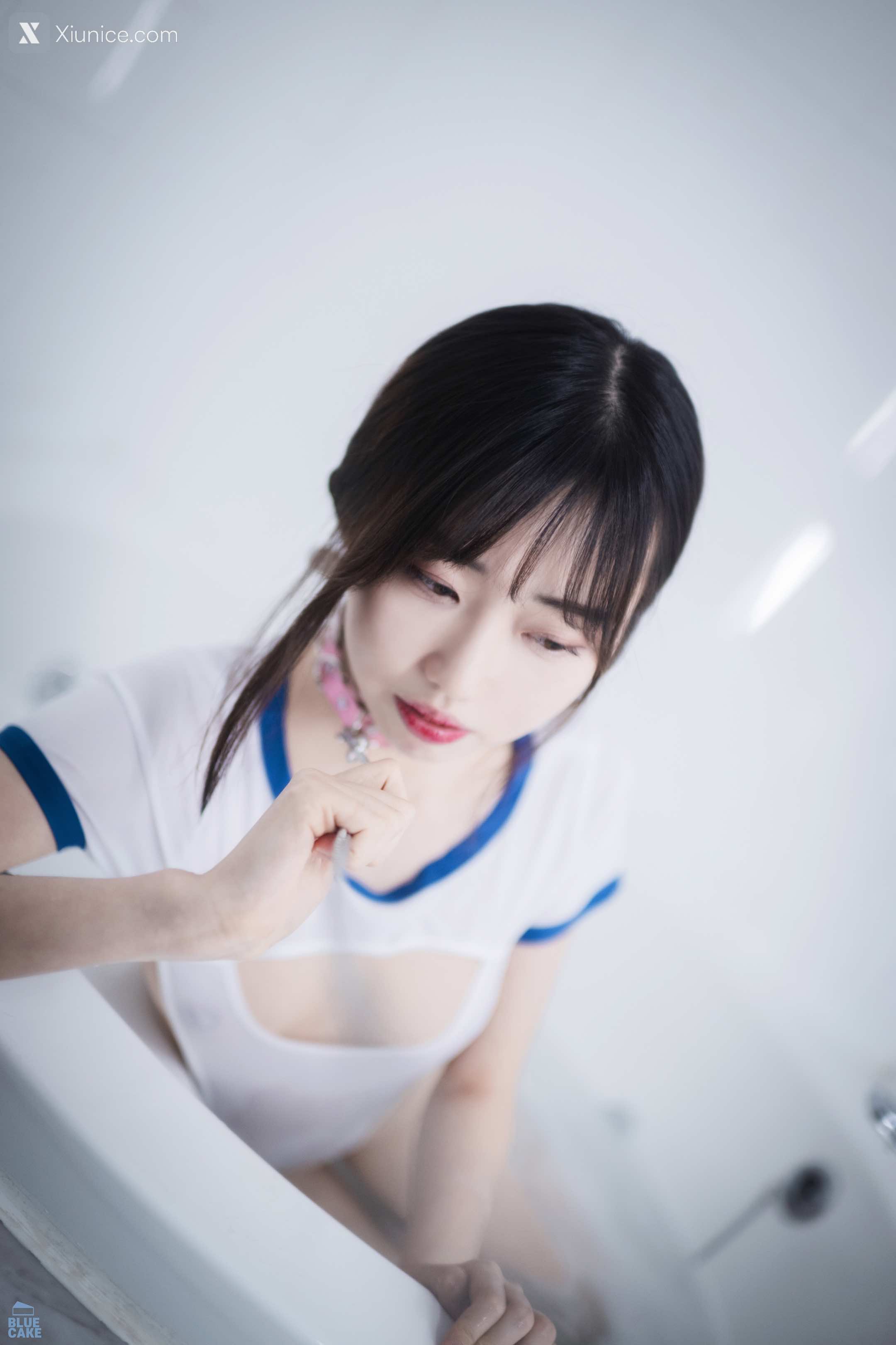 BLUECAKE Kim Ji-won (김지원) – White One + RED.Ver 4K