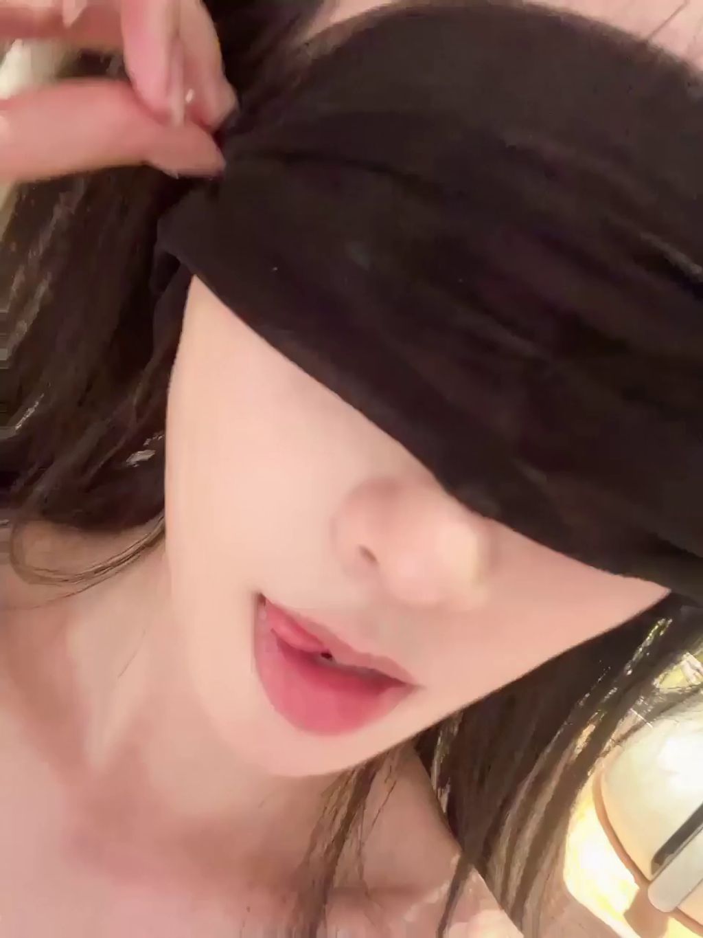 甜桃： 超高颜值 极品身材反差炸裂 玩法花样百出