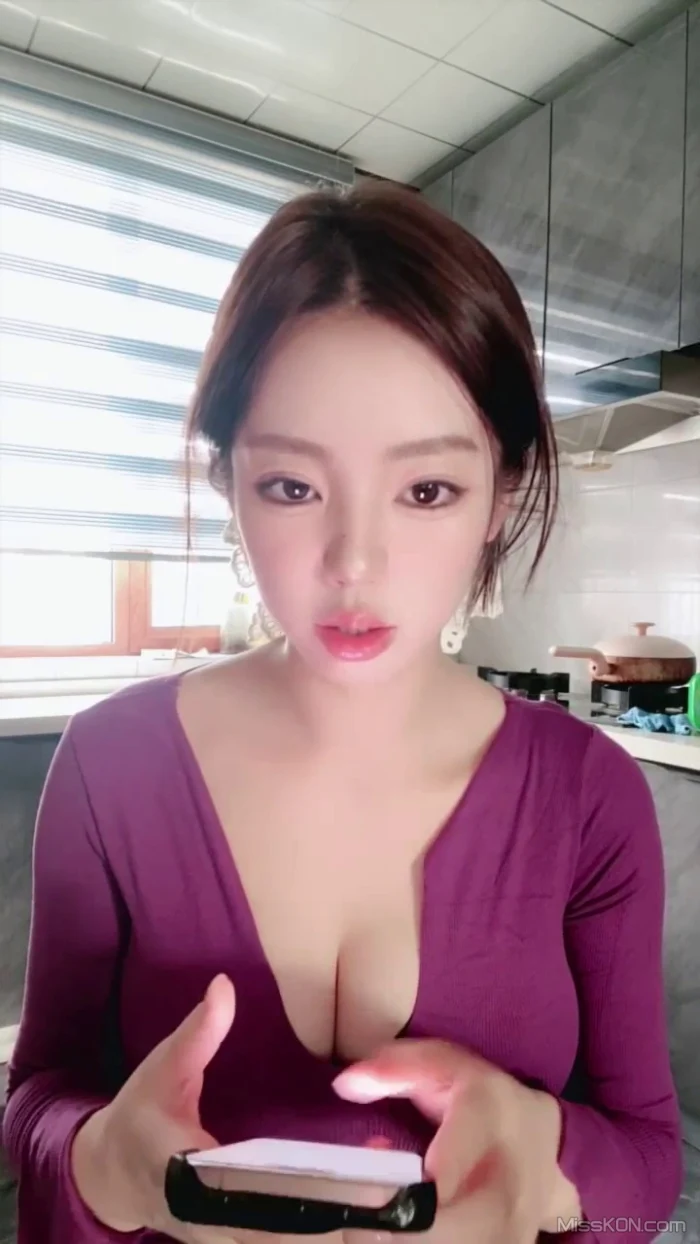 美美子Ya: 多彩随缘播外围 上下真空诱惑 道具喷水秀 #02 17 美美子Ya: 多彩随缘播外围 上下真空诱惑 道具喷水秀 #02
