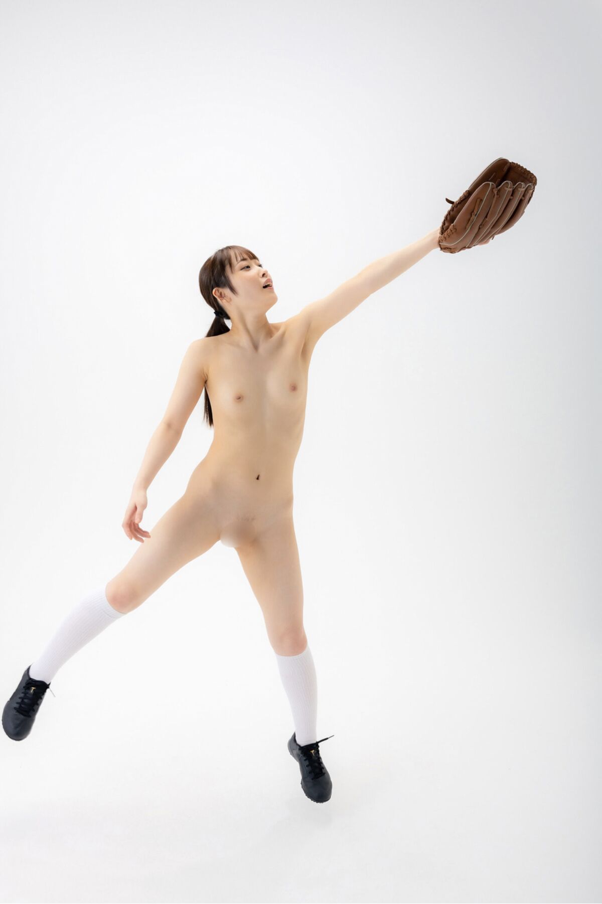 Mizuki Amane 天然花音 - ABSOLUTE SPORTS POSE 絶対的スポーツポーズ集