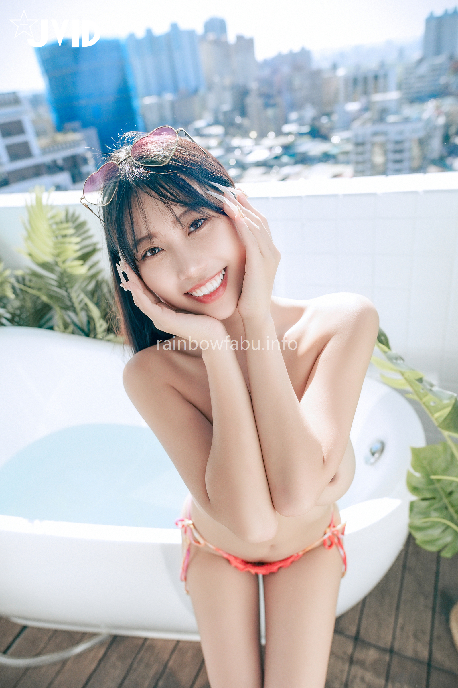 [JVID] WenHsin 玟妡 – 濕身陽台戲水夏日多巴胺😳超小片比基尼🔥羊入虎口不吃對不起自己😈