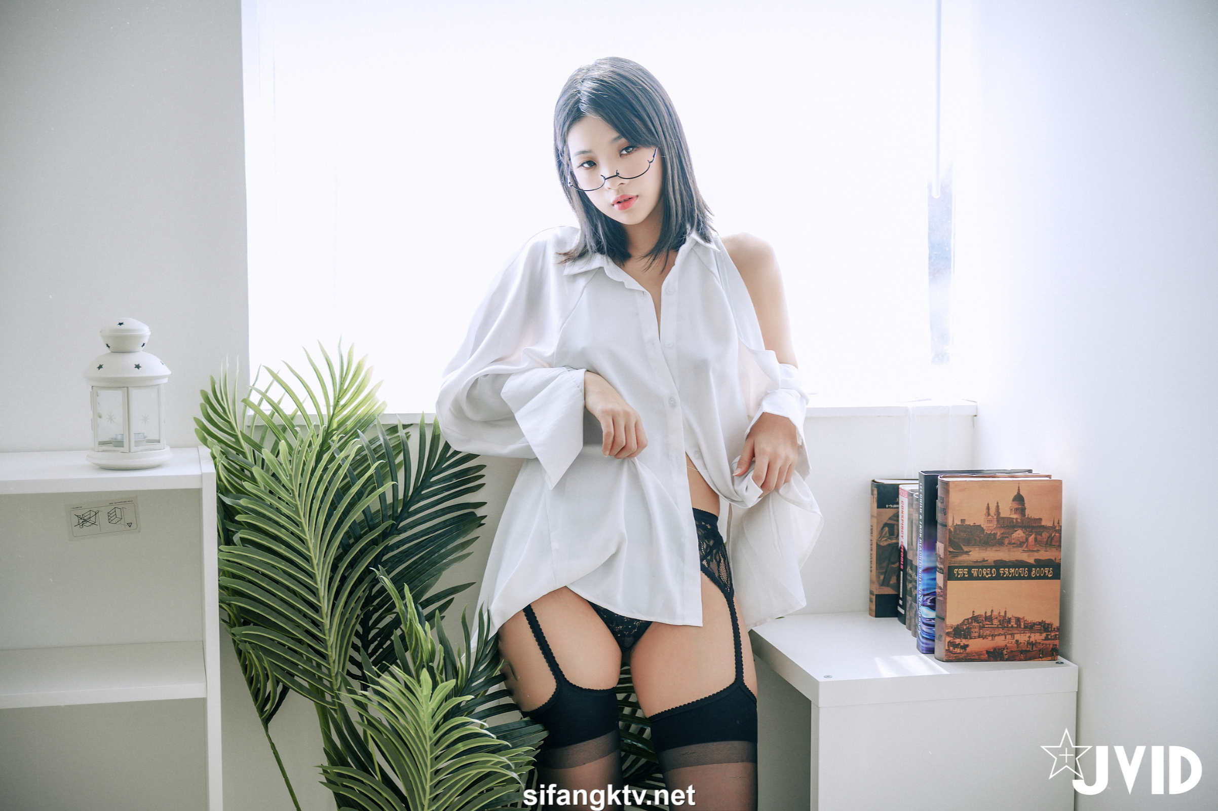 [JVID] 露露咪 – 性愛成癮の性感女教師