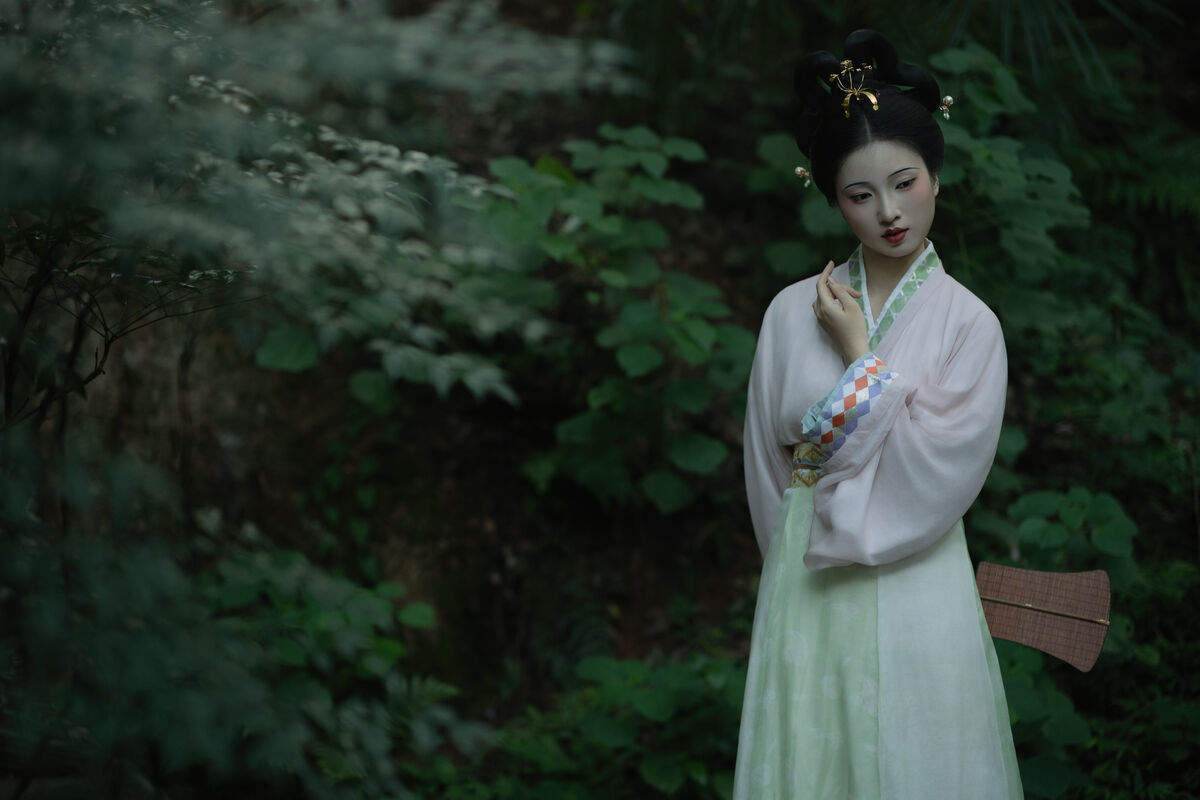 YiTuYu艺图语 Vol.10483 Qi E Rong Rong